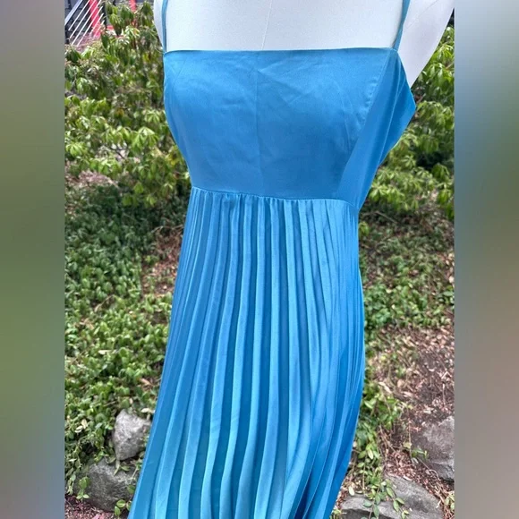 Abercrombie sky blue satin pleated mini dress. - Picture 2 of 7